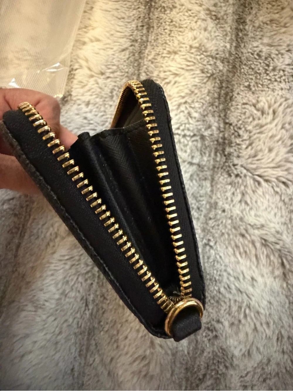 Michael Kors Jet Set Travel Black Zip Around Wallet Gold Logo EUC